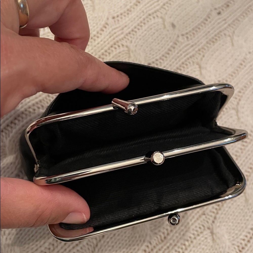 Buxton velvet touch cowhide black leather double clasp coin purse w/ side pocket - Picture 4 of 9